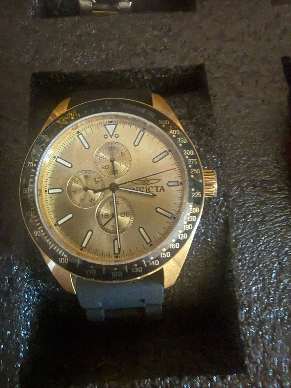 Invicta Watch Case With 8 Men’s Watches - Picture 9 of 11